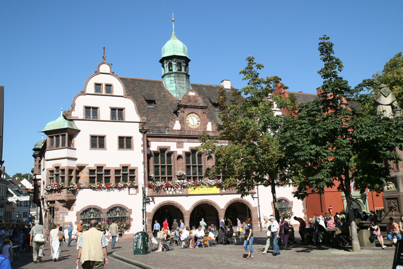 Rathausplatz mit Neuem Rathaus